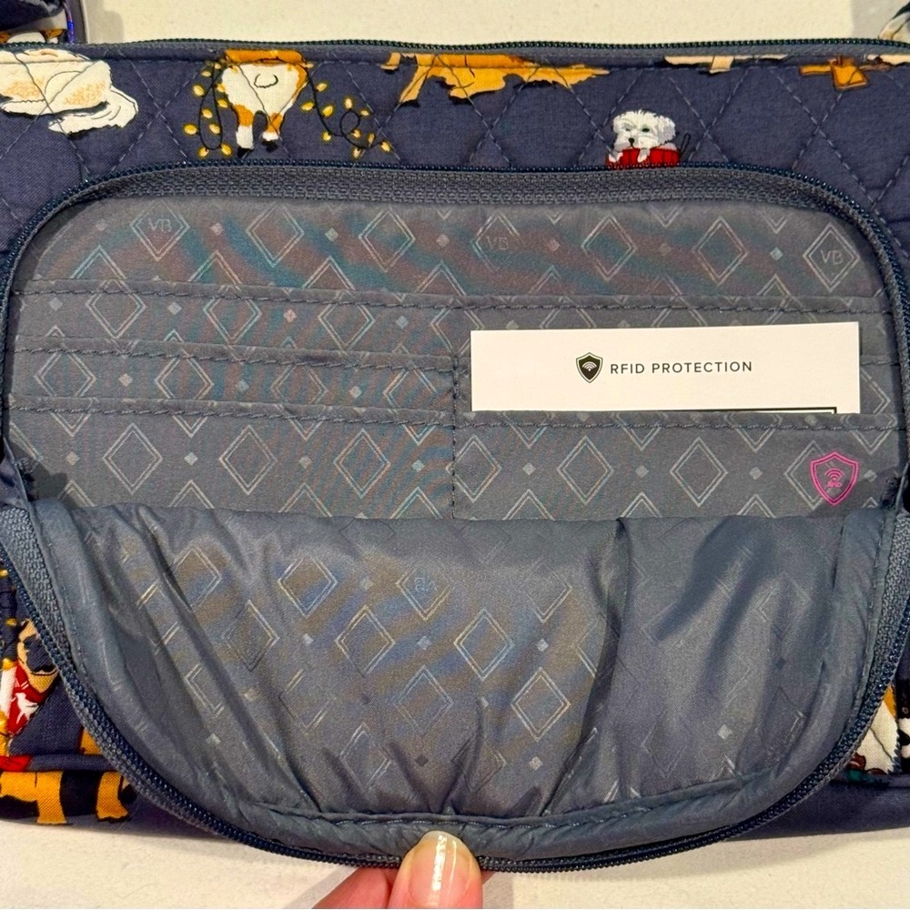 New Vera Bradley Little Crossbody Hipster Holiday Dogs RFID Blocking Bag Purse - Picture 5 of 7